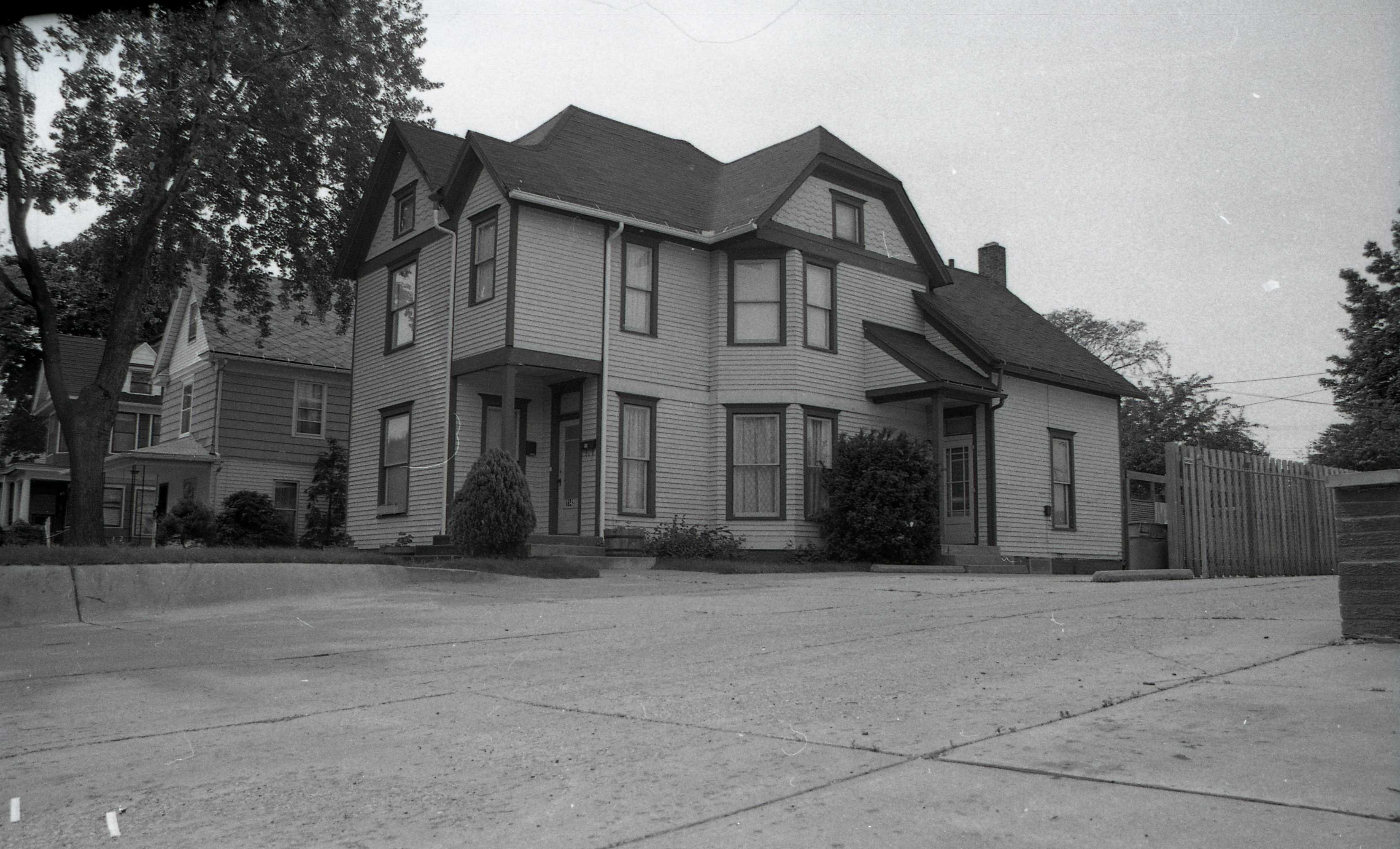 1142 Lincolnway East